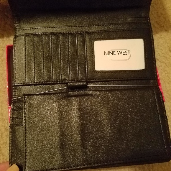 Wallet - Picture 2 of 6